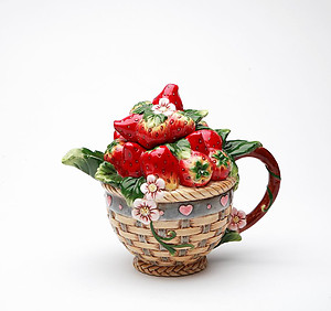 Porcelain Decorative Strawberry Teapot #10191TP