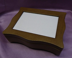 Oak Scalloped Musical Jewelry Photo Box