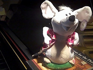 Animated Musical Singing Mouse