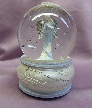 Friendship Angel Musical Waterglobe 