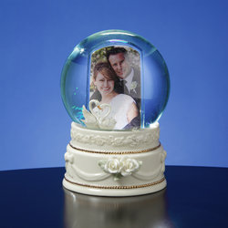 Double Swan Photo Frame Waterglobe  #50421 Globe