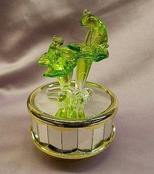 Revolving Frogs on Lily Pad #cmg21