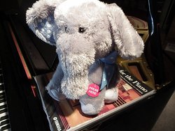 Animated Musical Singing Elephant #Elliot