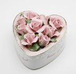 Porcelain Mom Heart Music Box #10609